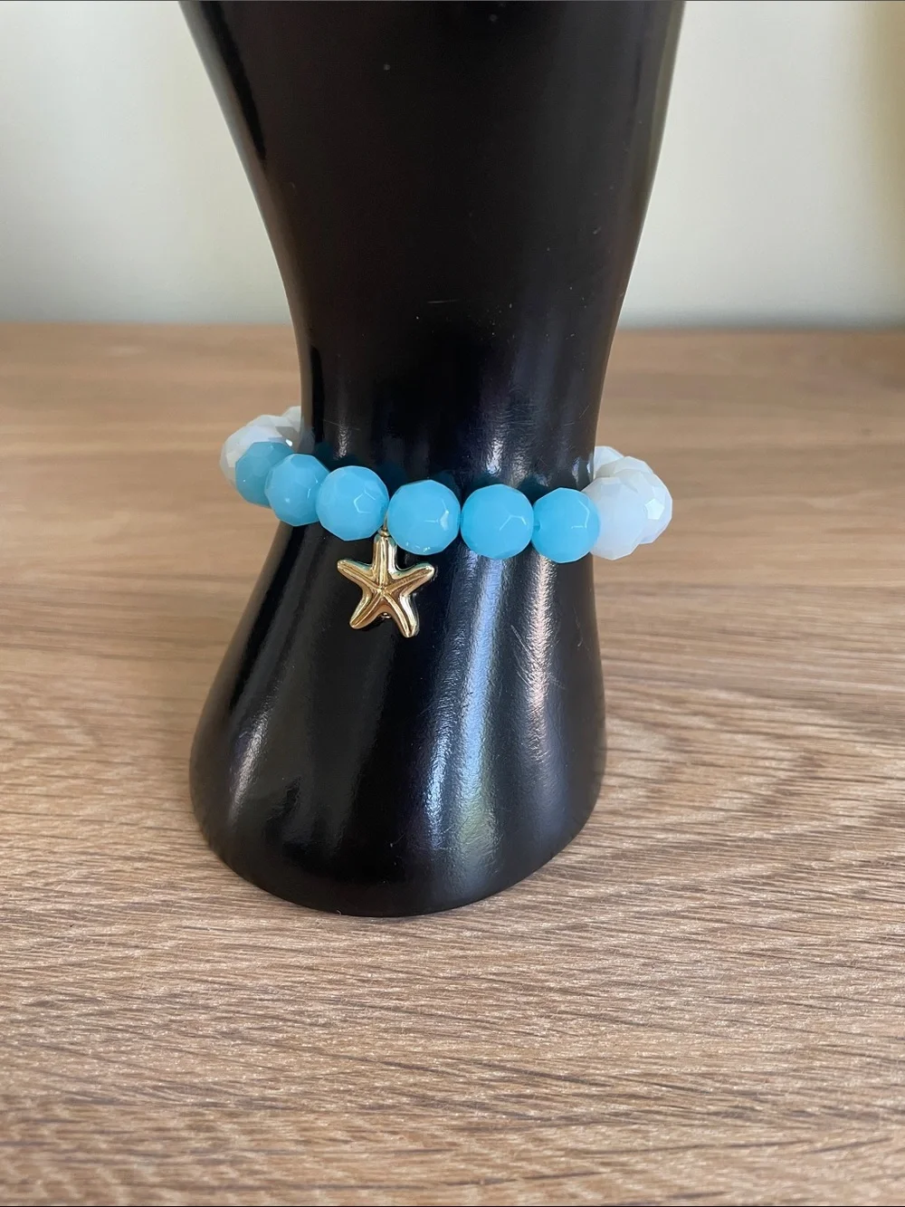 HAND CRAFTED BEADED STARFISH STRETCH BRACELET Aqua Blue & White Faceted Beads